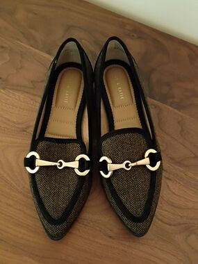 Kelly & Katie Black Tweed Pointed Toe Loafers with Gold Tone Bit